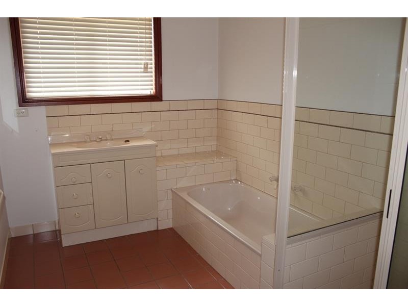 6/16 Keatinge Court Ct, Lavington NSW 2641