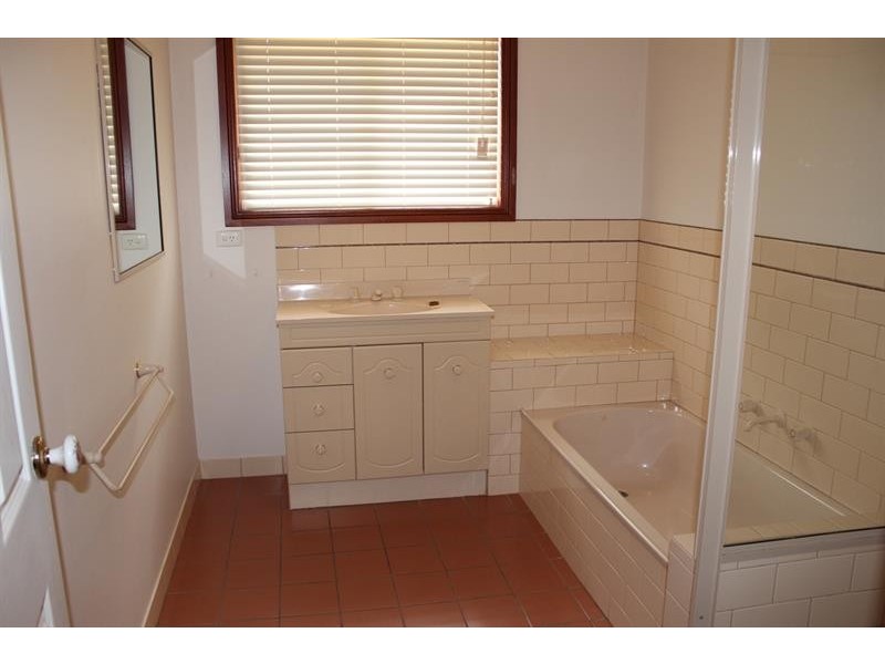 6/16 Keatinge Court Ct, Lavington NSW 2641