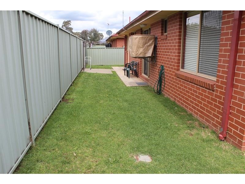 6/16 Keatinge Court Ct, Lavington NSW 2641