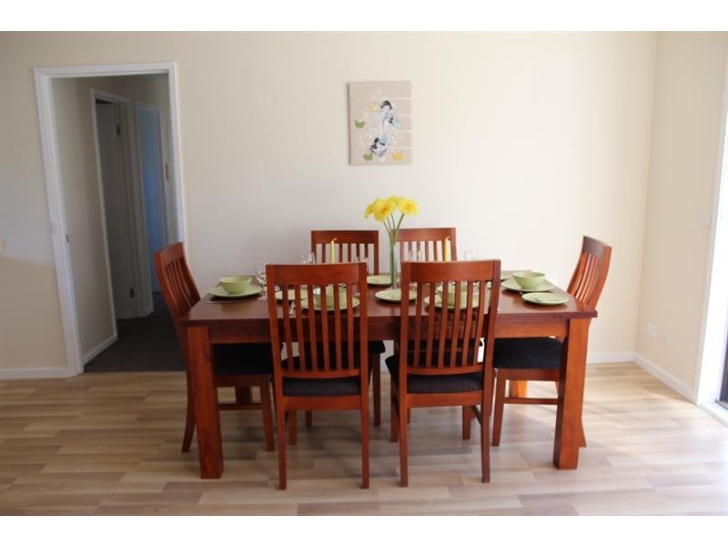 2/399 Parnall  St, Lavington NSW 2641