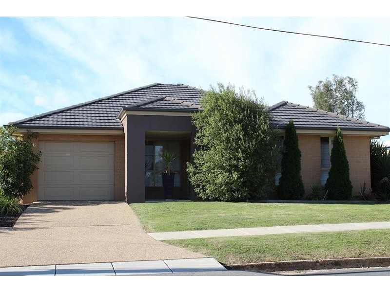 1/566 Buchhorn St, Lavington NSW 2641