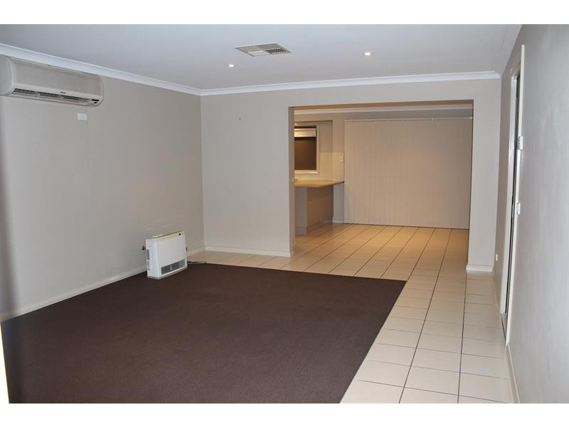 1/566 Buchhorn St, Lavington NSW 2641