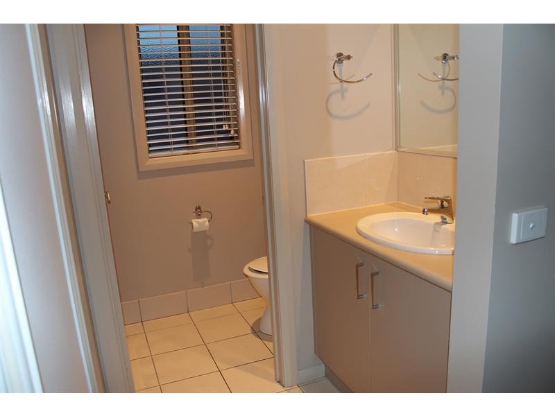 1/566 Buchhorn St, Lavington NSW 2641