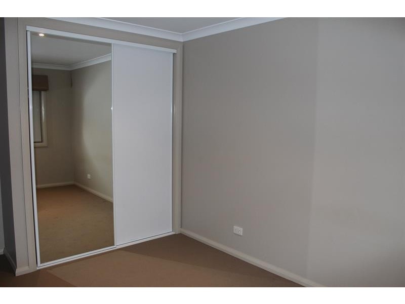 1/566 Buchhorn St, Lavington NSW 2641