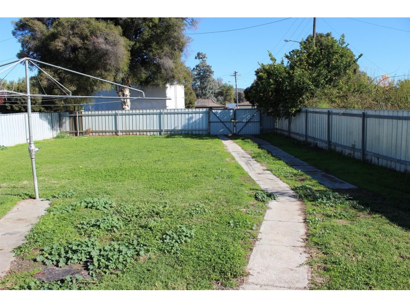 588 Jackson  Place, North Albury NSW 2640