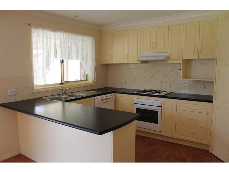 4 Bizet  Pl, Albury NSW 2640