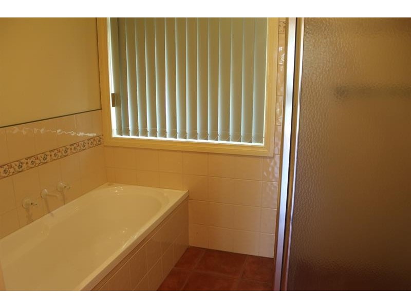 4 Bizet  Pl, Albury NSW 2640