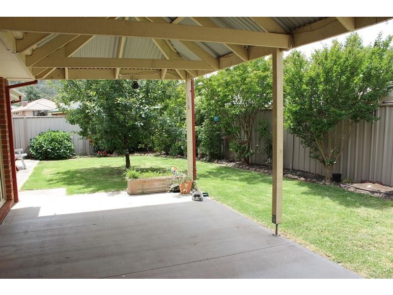 4 Bizet  Pl, Albury NSW 2640