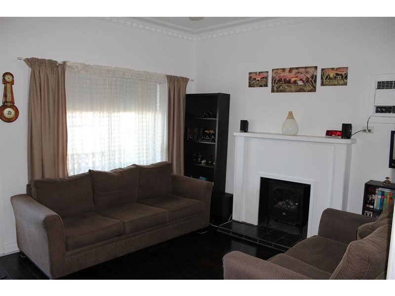 531 Comans Ave, Lavington NSW 2641