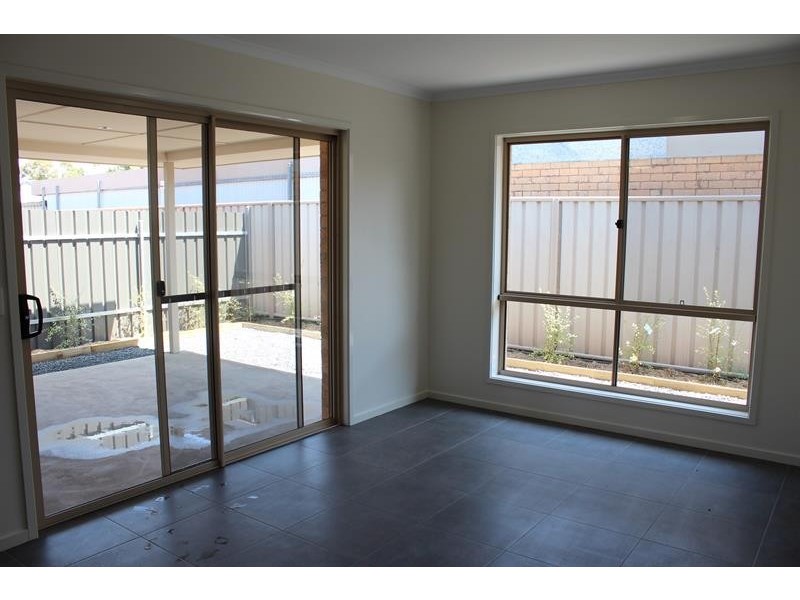 1/479 Mckenzie St, Lavington NSW 2641