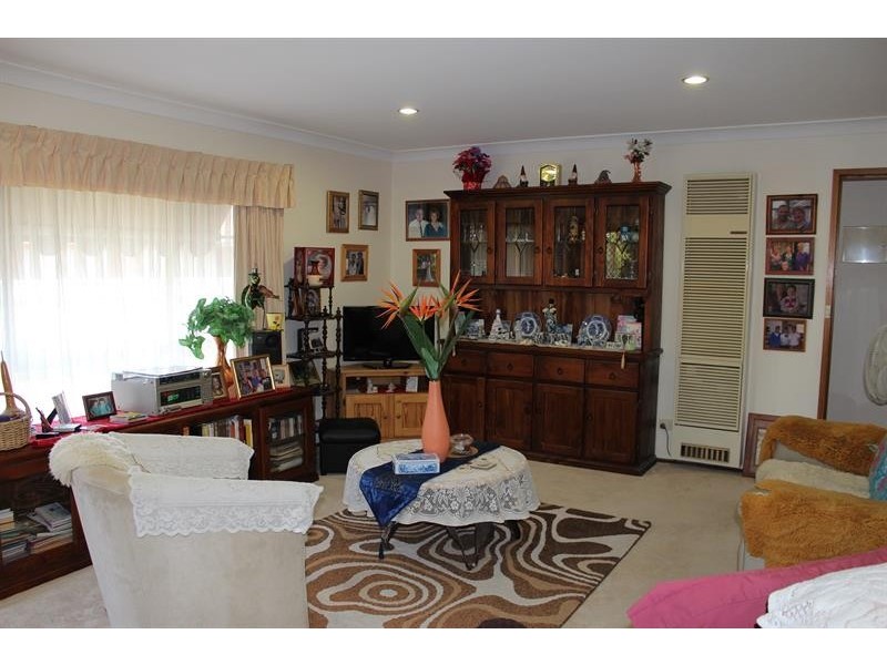 1/15 Neptune Dr, Lavington NSW 2641