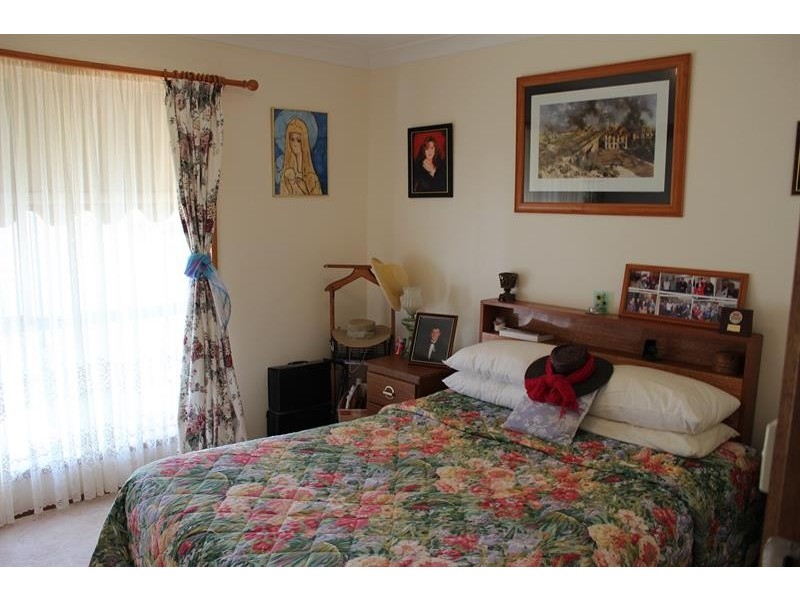 1/15 Neptune Dr, Lavington NSW 2641