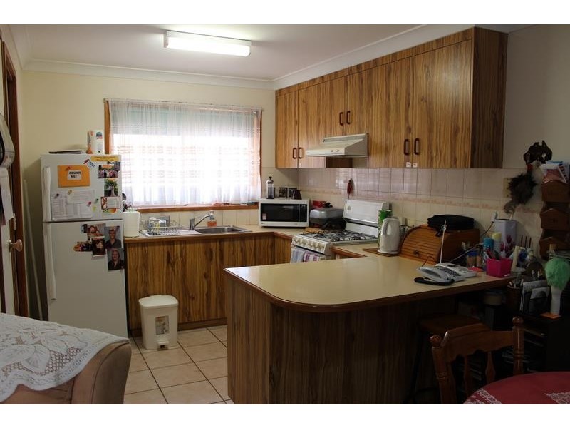 1/15 Neptune Dr, Lavington NSW 2641