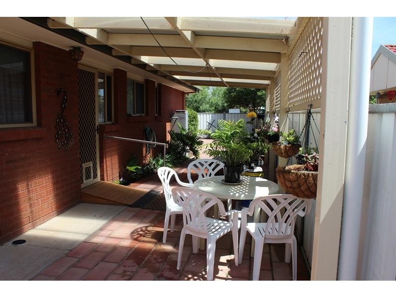 1/15 Neptune Dr, Lavington NSW 2641