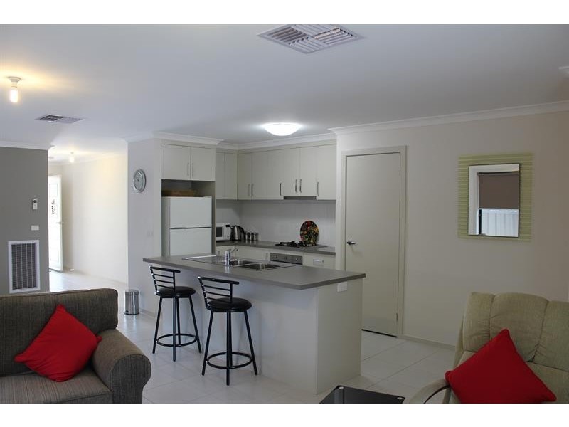 648 Centaur Rd, Lavington NSW 2641