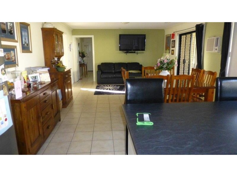 17 Dunne Cres, Thurgoona NSW 2640