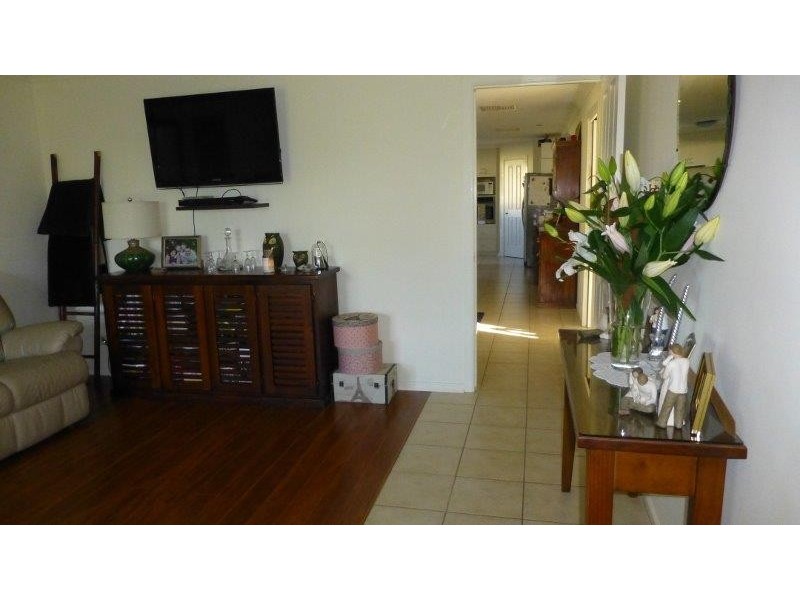 17 Dunne Cres, Thurgoona NSW 2640