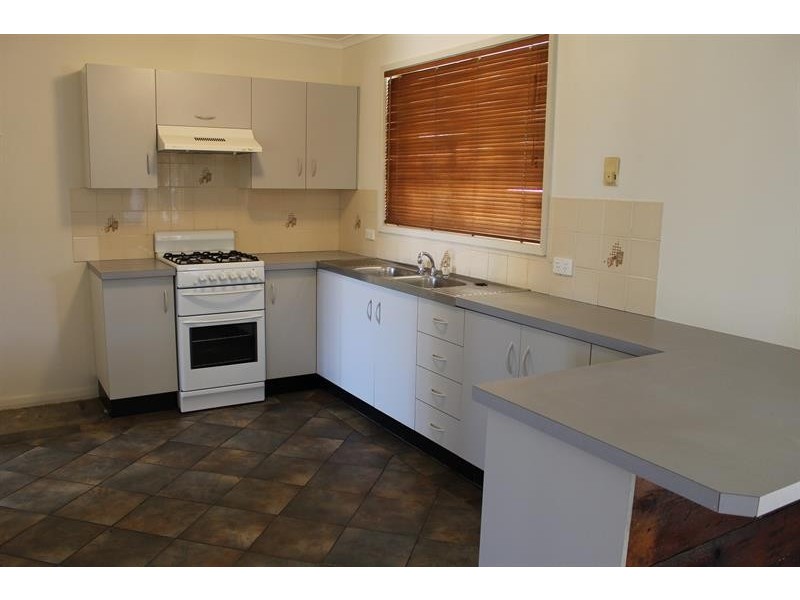 31 St Andrews Circuit, Thurgoona NSW 2640