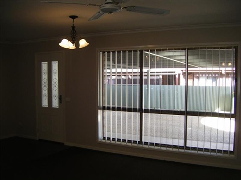 512 Webb  St, Lavington NSW 2641