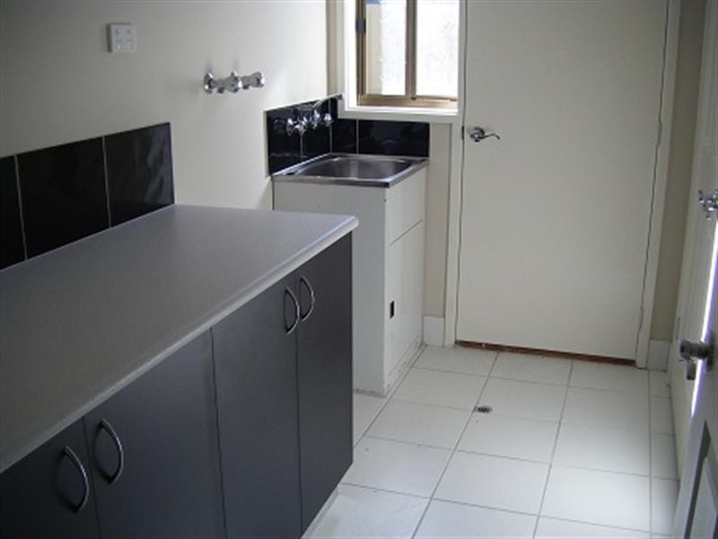 512 Webb  St, Lavington NSW 2641