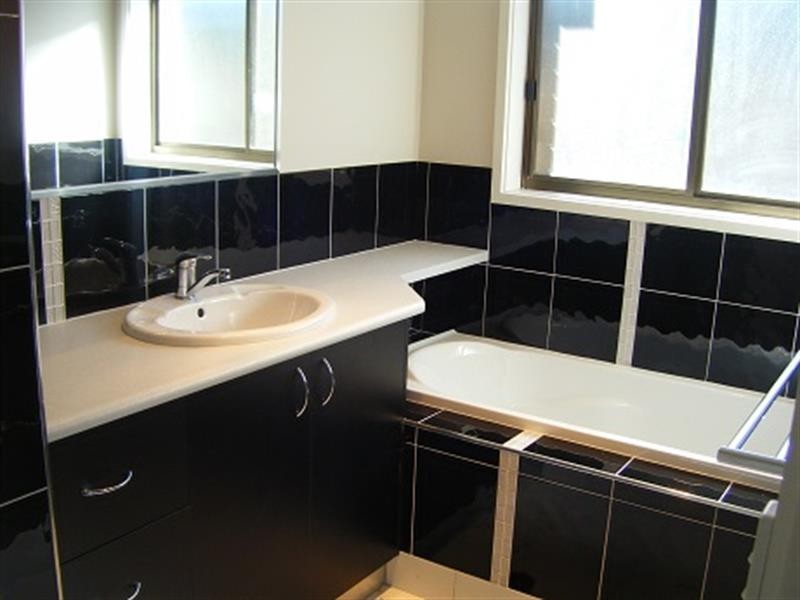 512 Webb  St, Lavington NSW 2641