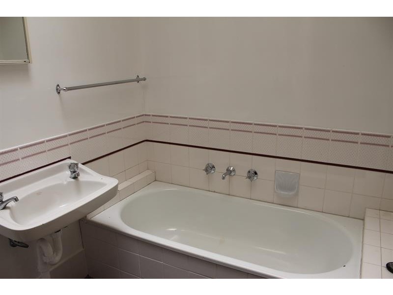 24 Garoogong Rd, Springdale Heights NSW 2641