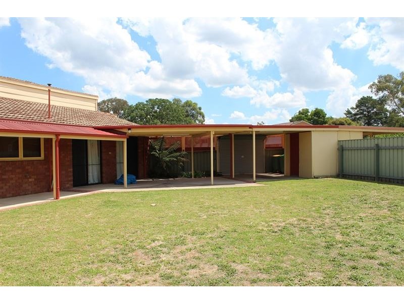 24 Garoogong Rd, Springdale Heights NSW 2641