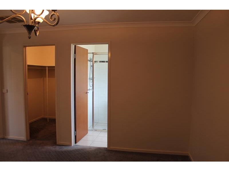 85 Adams St, Jindera NSW 2642