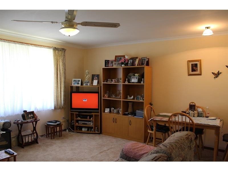 2/565 Grayfern  Ct, Lavington NSW 2641