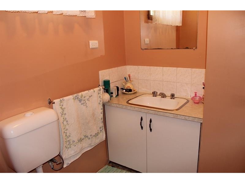 2/565 Grayfern  Ct, Lavington NSW 2641