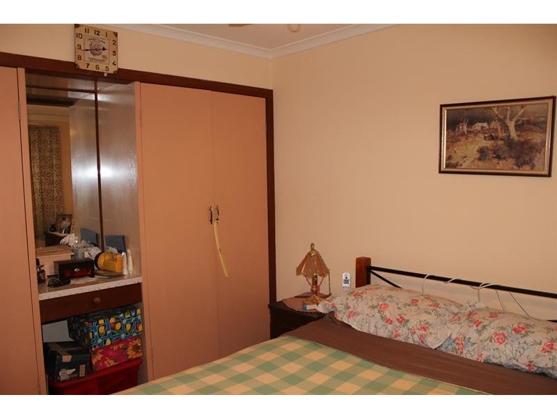 2/565 Grayfern  Ct, Lavington NSW 2641