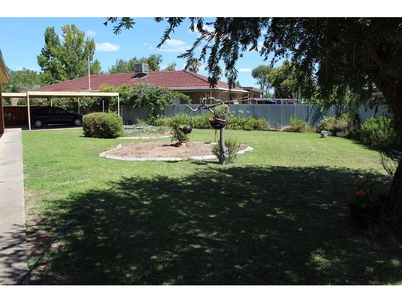 2/565 Grayfern  Ct, Lavington NSW 2641