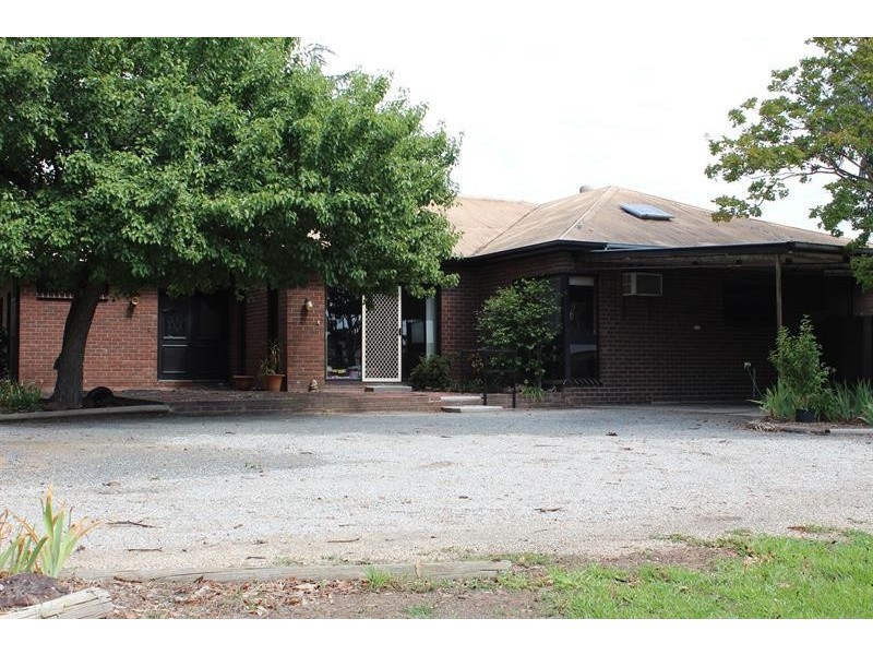 112-120  Pioneer Dr, Jindera NSW 2642