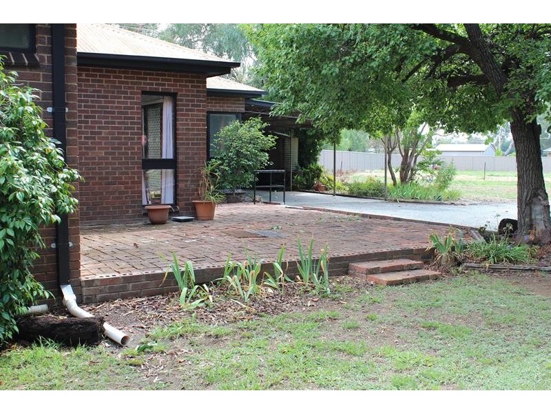 112-120  Pioneer Dr, Jindera NSW 2642