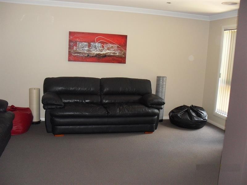 12 Winnell Ct, Thurgoona NSW 2640