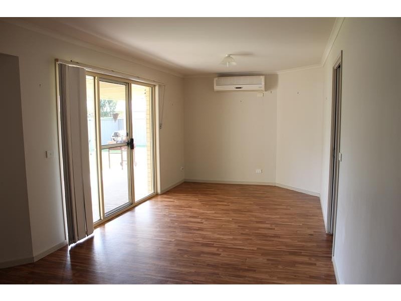 15 Kurrajong Cres, West Albury NSW 2640