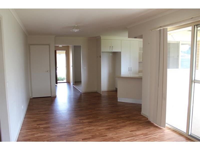 15 Kurrajong Cres, West Albury NSW 2640