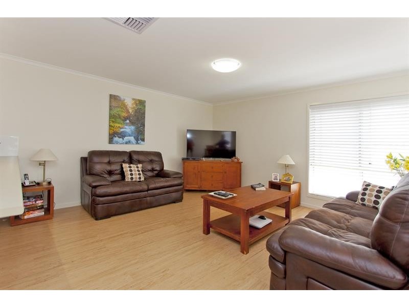 2/479 McKenzie St, Lavington NSW 2641