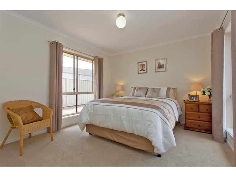2/479 McKenzie St, Lavington NSW 2641