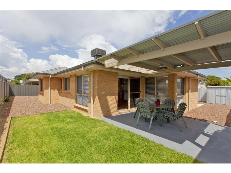 2/479 McKenzie St, Lavington NSW 2641