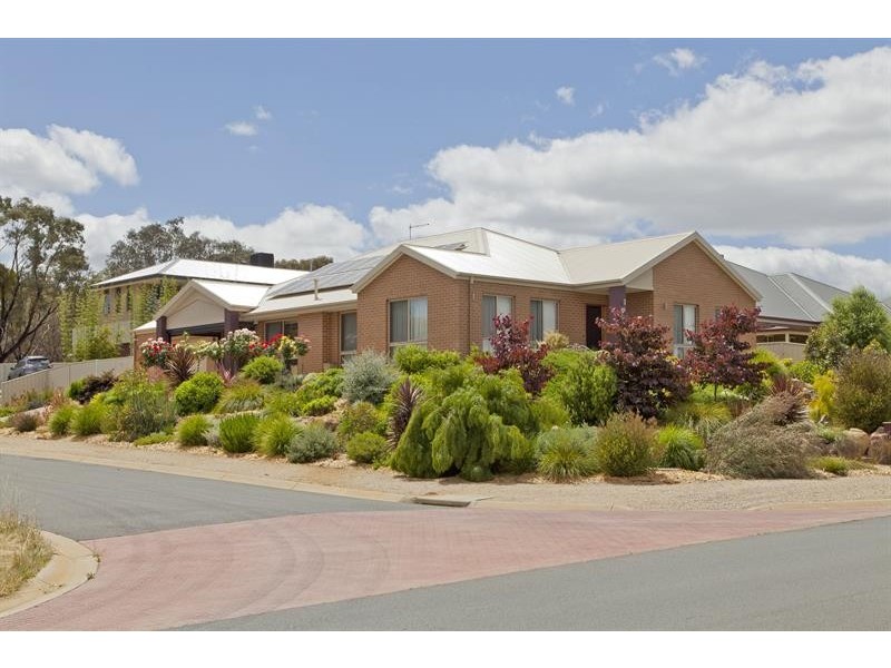 57 Fairway Gardens Rd, Thurgoona NSW 2640