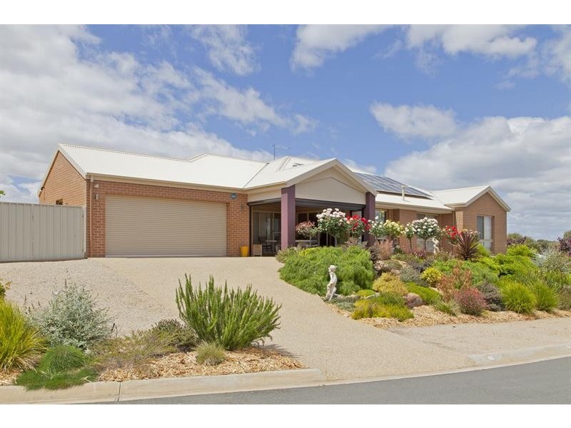 57 Fairway Gardens Rd, Thurgoona NSW 2640