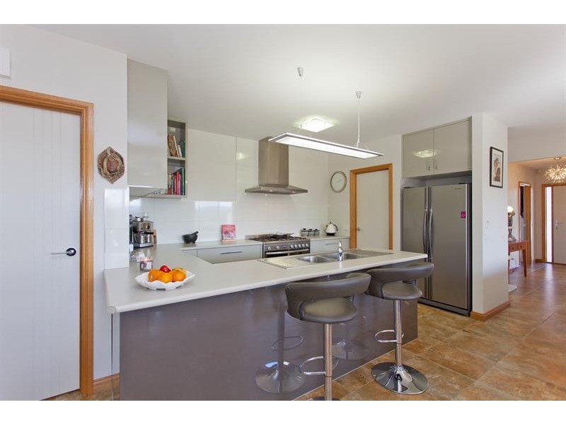 57 Fairway Gardens Rd, Thurgoona NSW 2640