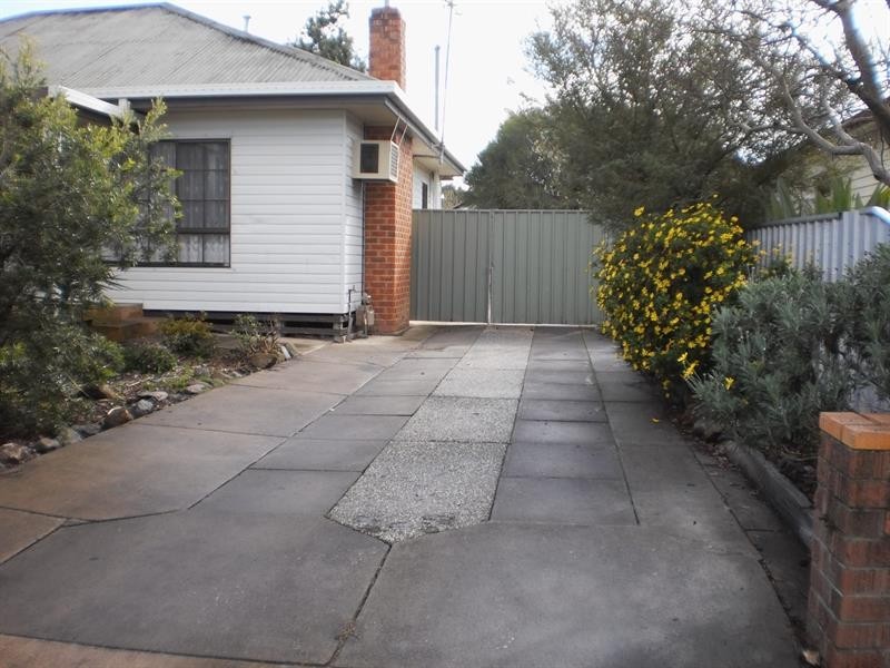 466 Mcdonald Rd, Lavington NSW 2641