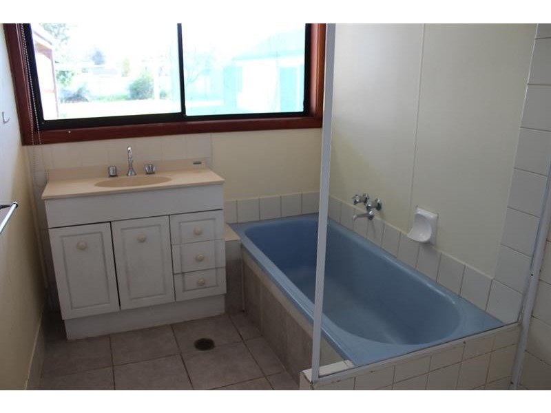 466 Mcdonald Rd, Lavington NSW 2641