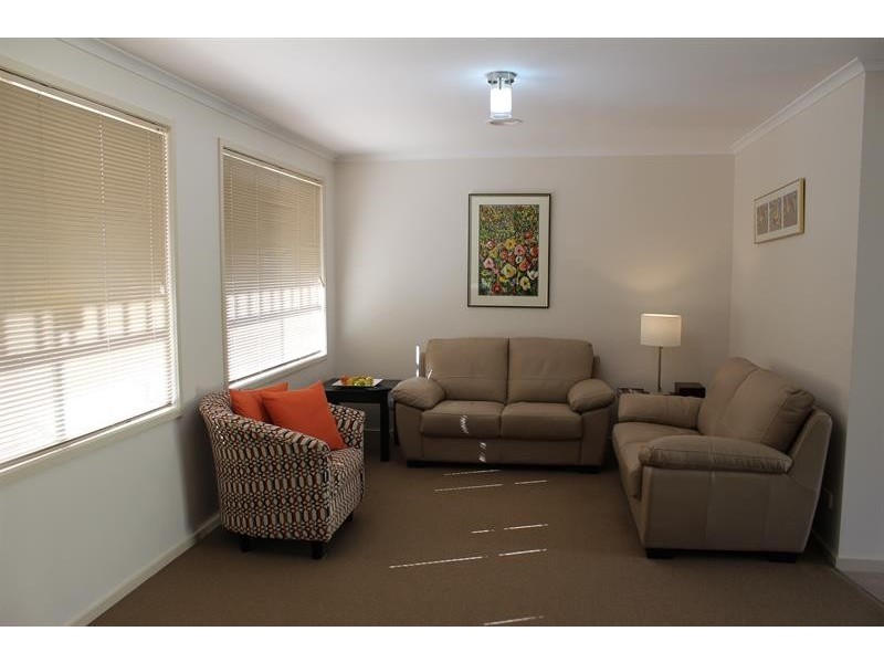2/107 Southernview Drive Dr, Albury NSW 2640