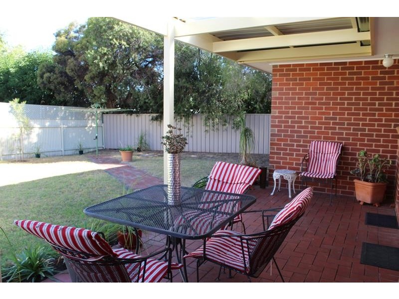 2/107 Southernview  Dr, West Albury NSW 2640