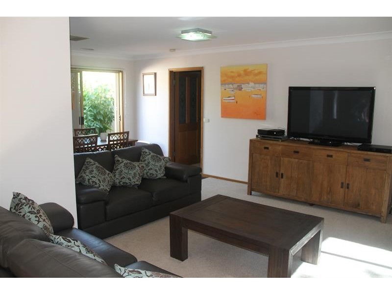 4 Daysdale Way, Thurgoona NSW 2640