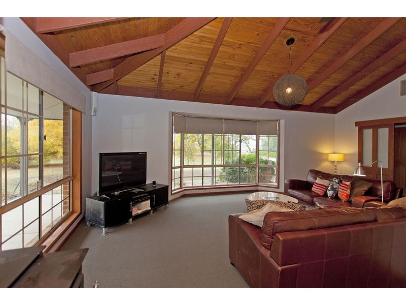 4452 Riverina Hwy, Howlong NSW 2643