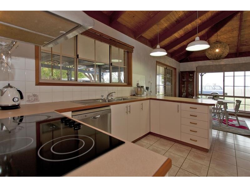 4452 Riverina Hwy, Howlong NSW 2643